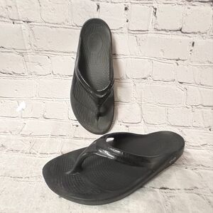 Oofos OOlala Luxe Womens Sandals 10 Black Comfort Thong Sandals